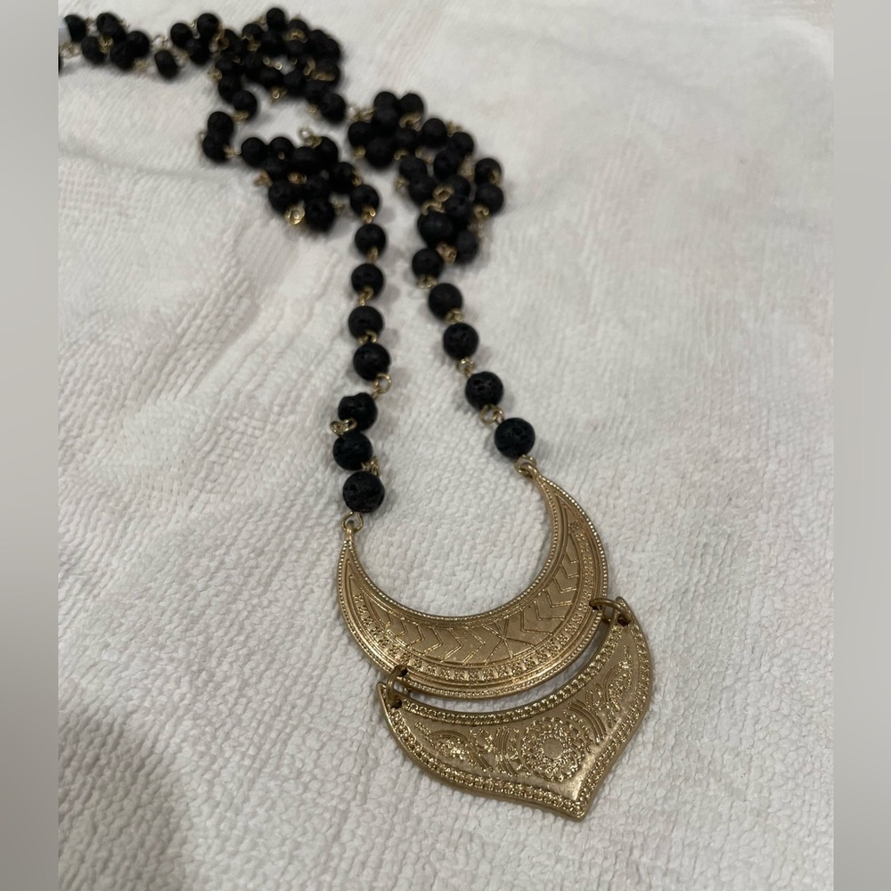 New Marlyn Schiff goldtone long bead Necklace